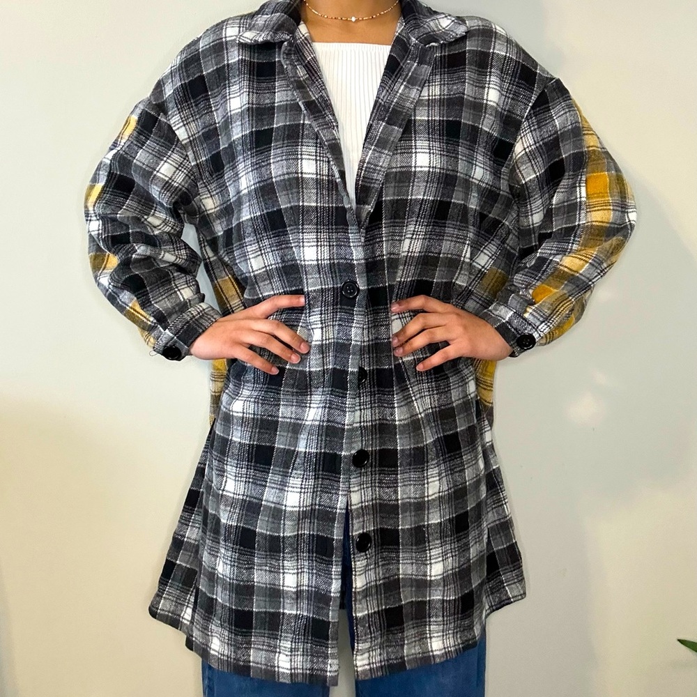 OVERSIZED BLACK AND YELLOW FLANNEL
